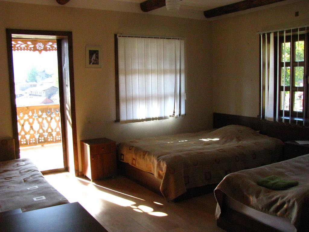 Guest House Shina Omalo Quarto foto